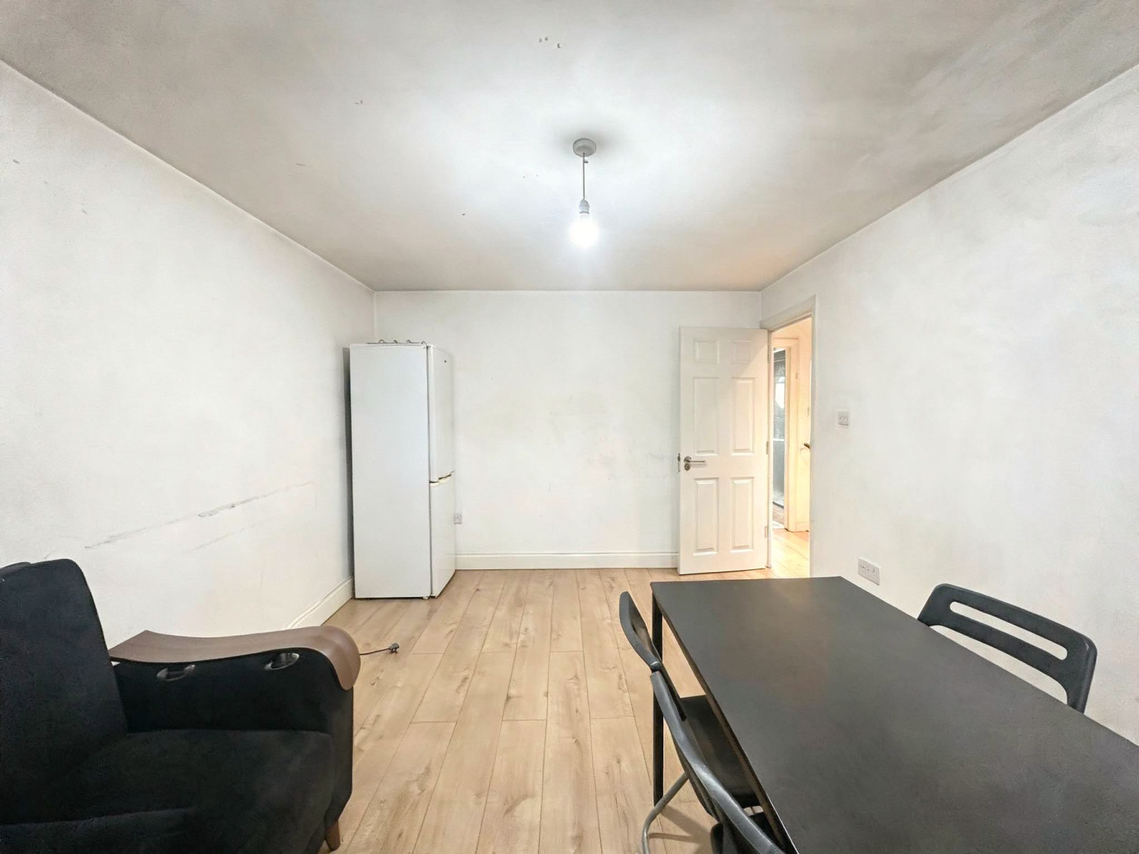 Flat Scarsdale Road in Greater London