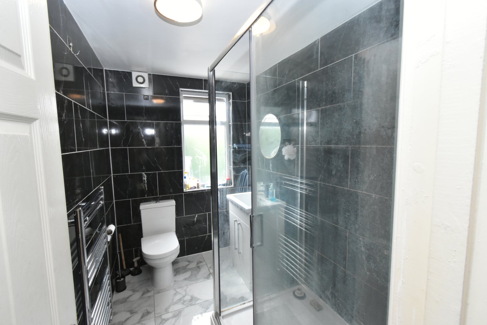 Flat Scarsdale Road in Greater London
