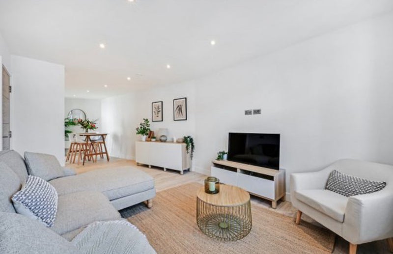 Room High Street in Greater London