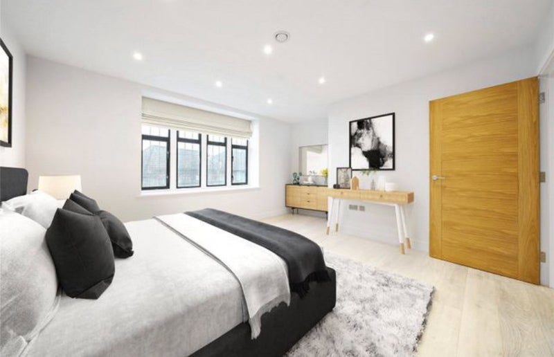 Room High Street in Greater London