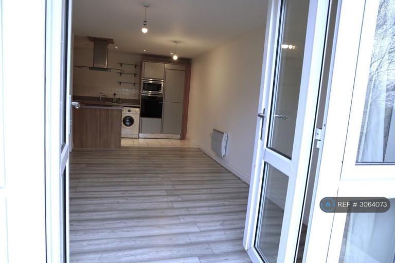 Flat Luscinia View in Reading