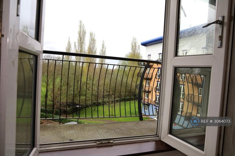 Flat Luscinia View in Reading