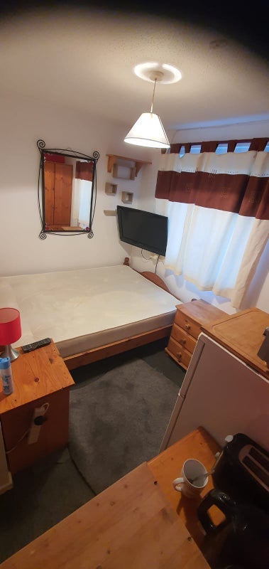 Room Beckers Green Road in Braintree