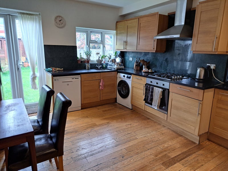 Room Winterbourne Road in Greater London