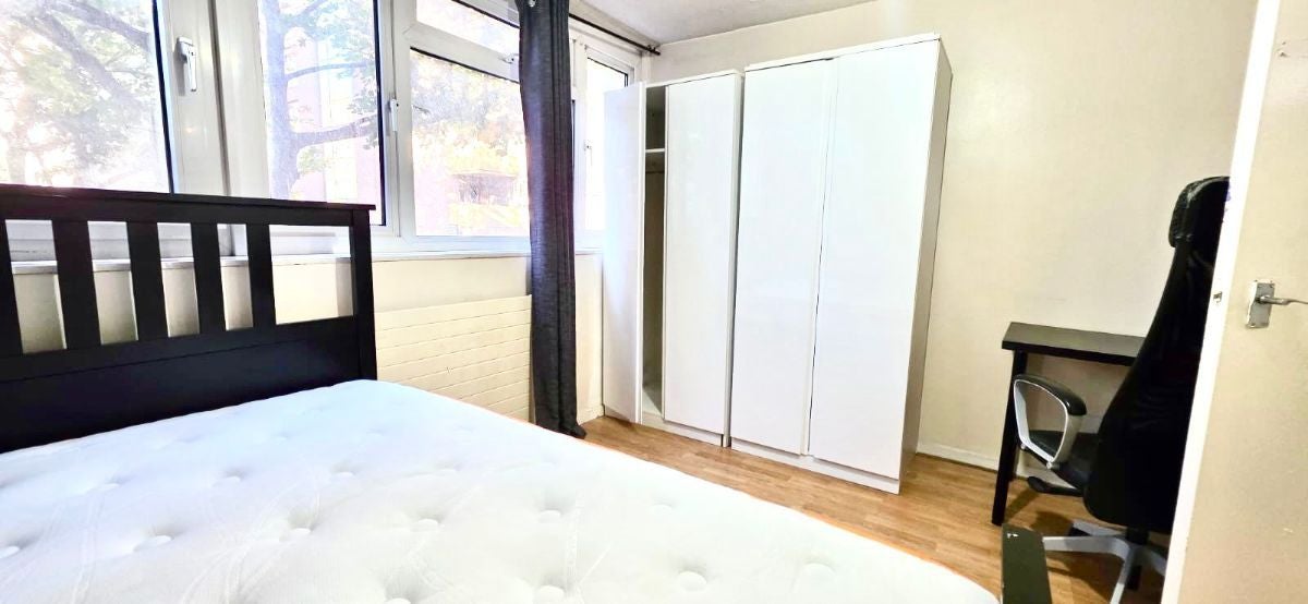 Room Robert Street in Greater London