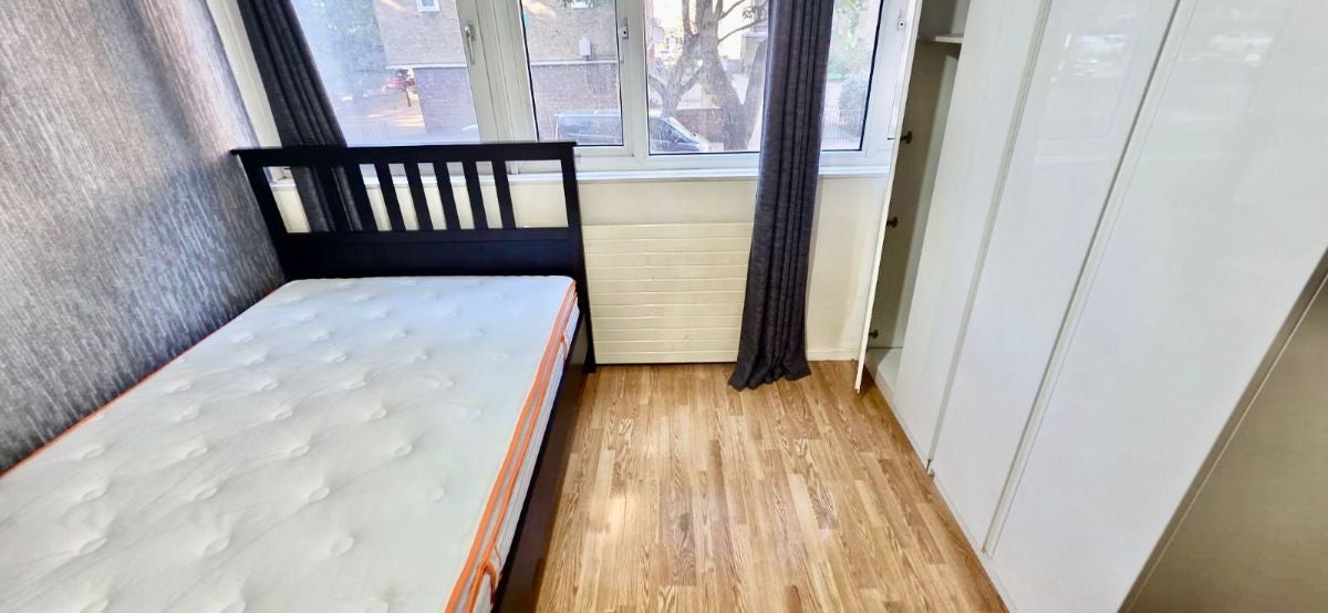 Room Robert Street in Greater London