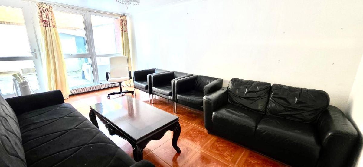 Room Robert Street in Greater London