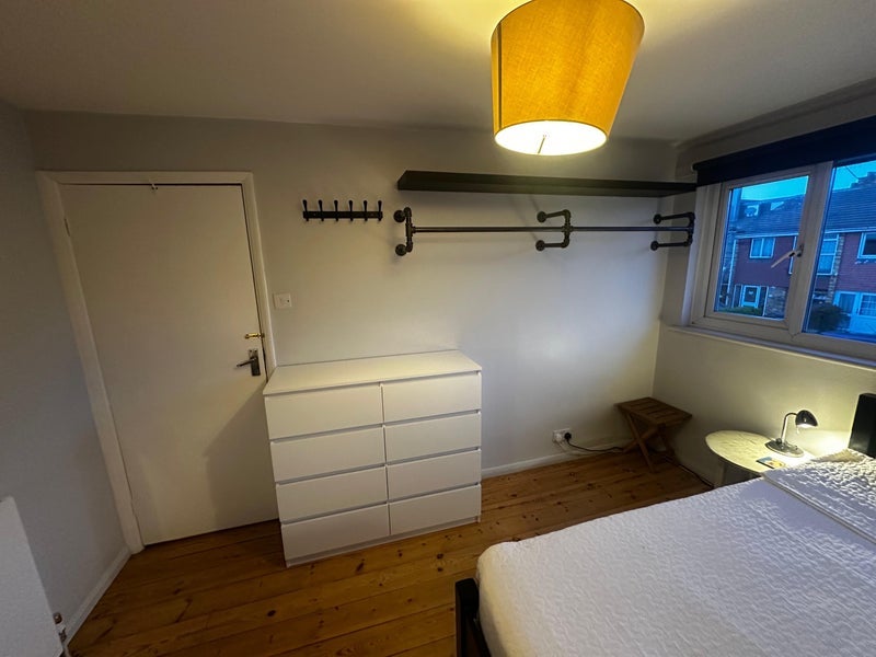 Room Acacia Road in Greater London