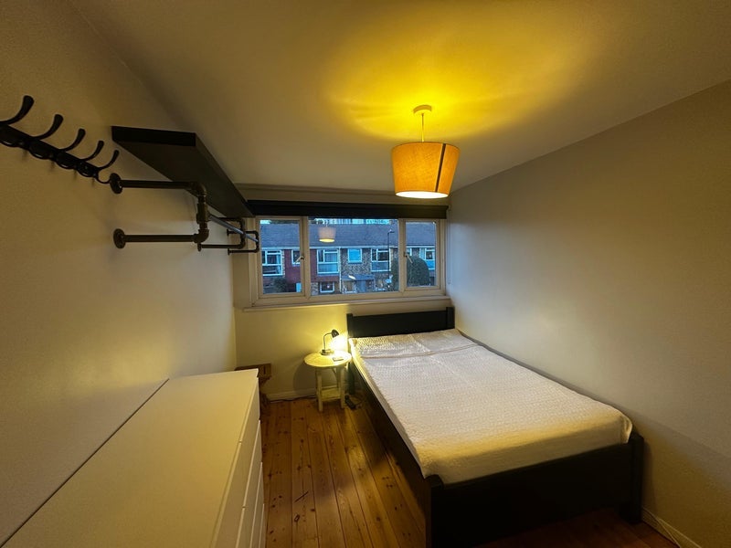 Room Acacia Road in Greater London