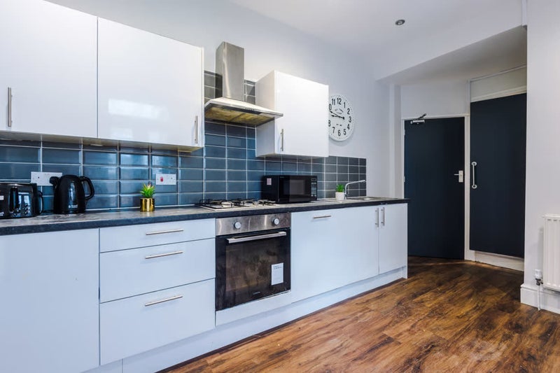 Room Cawdor Road in Manchester