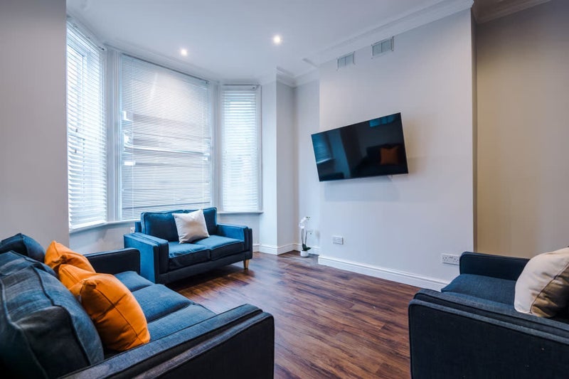 Room Cawdor Road in Manchester