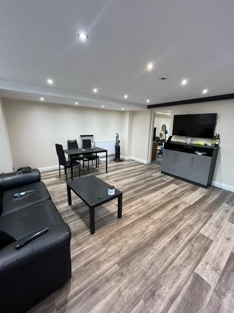 Flat Back Ashwood Terrace in Leeds