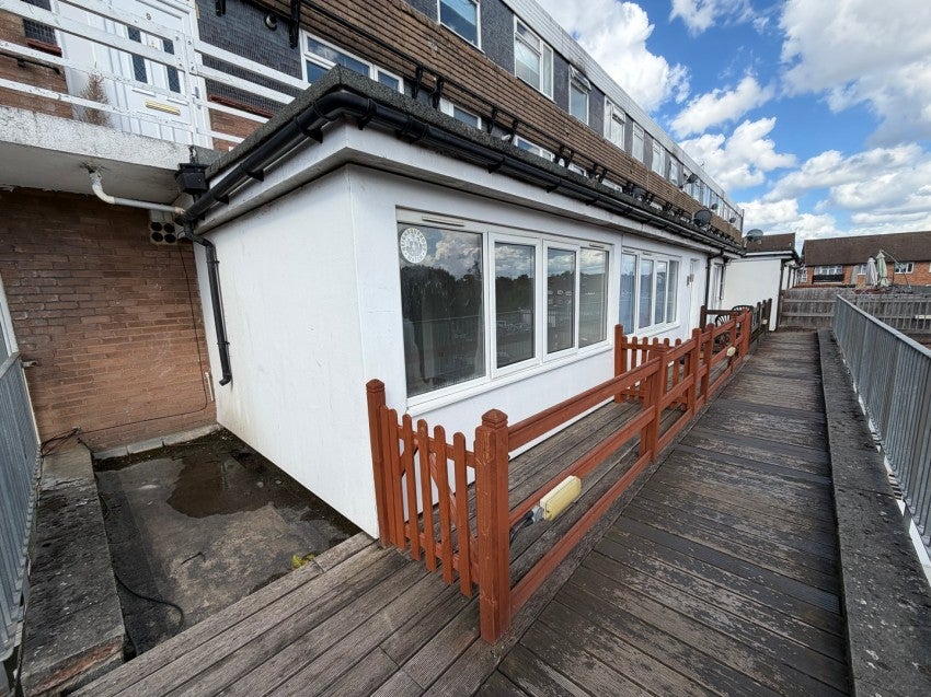 Flat Fordbridge Road in Borough of Spelthorne
