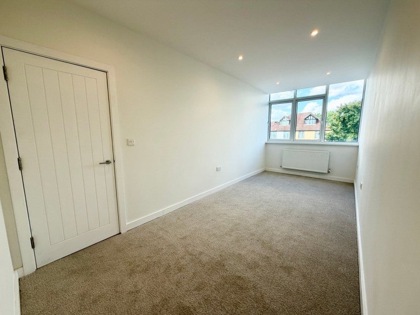 Flat Fordbridge Road in Borough of Spelthorne