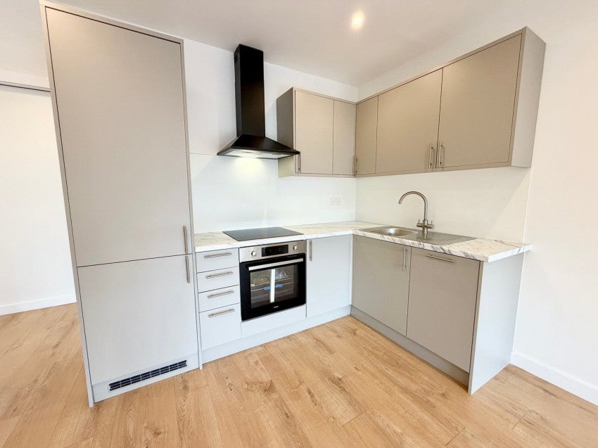 Flat Fordbridge Road in Borough of Spelthorne