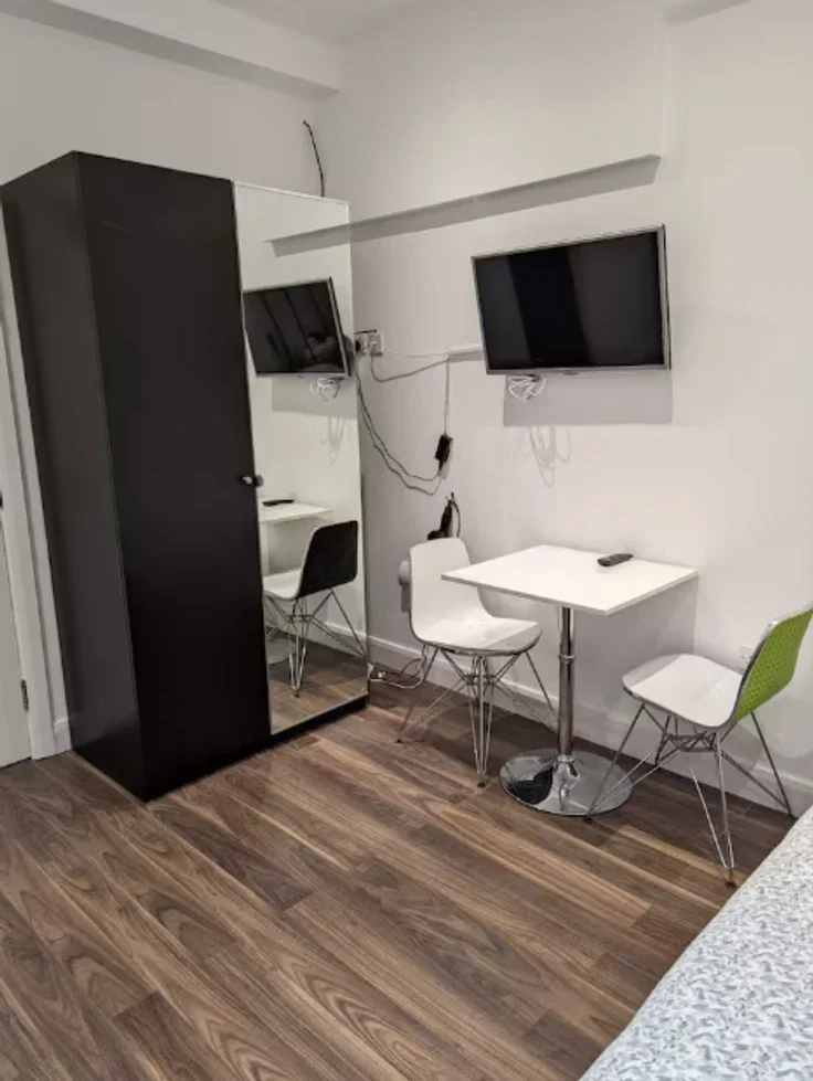 Room Curtain Road in Greater London