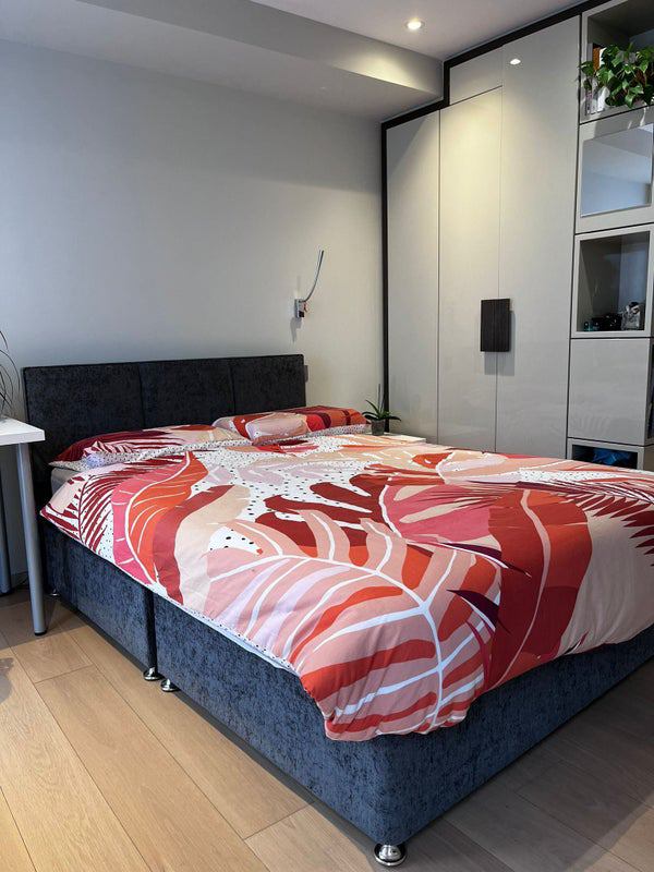 Room Seven Sisters Road in Greater London