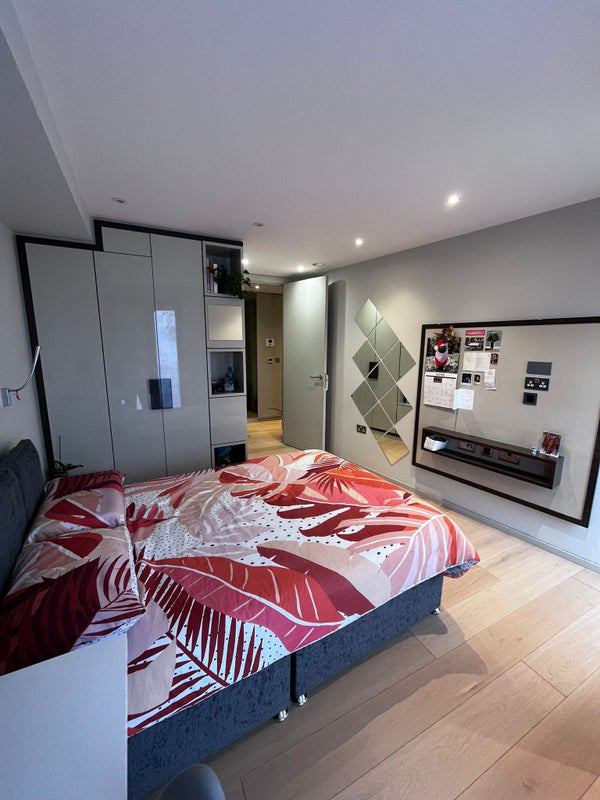 Room Seven Sisters Road in Greater London