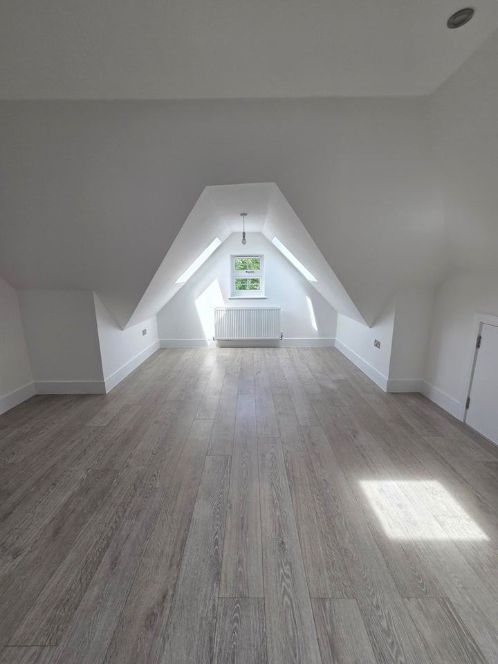 Flat Borrowdale Drive in Greater London