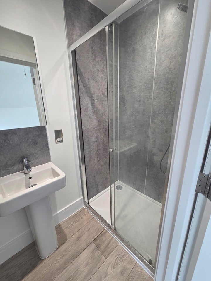 Flat Borrowdale Drive in Greater London