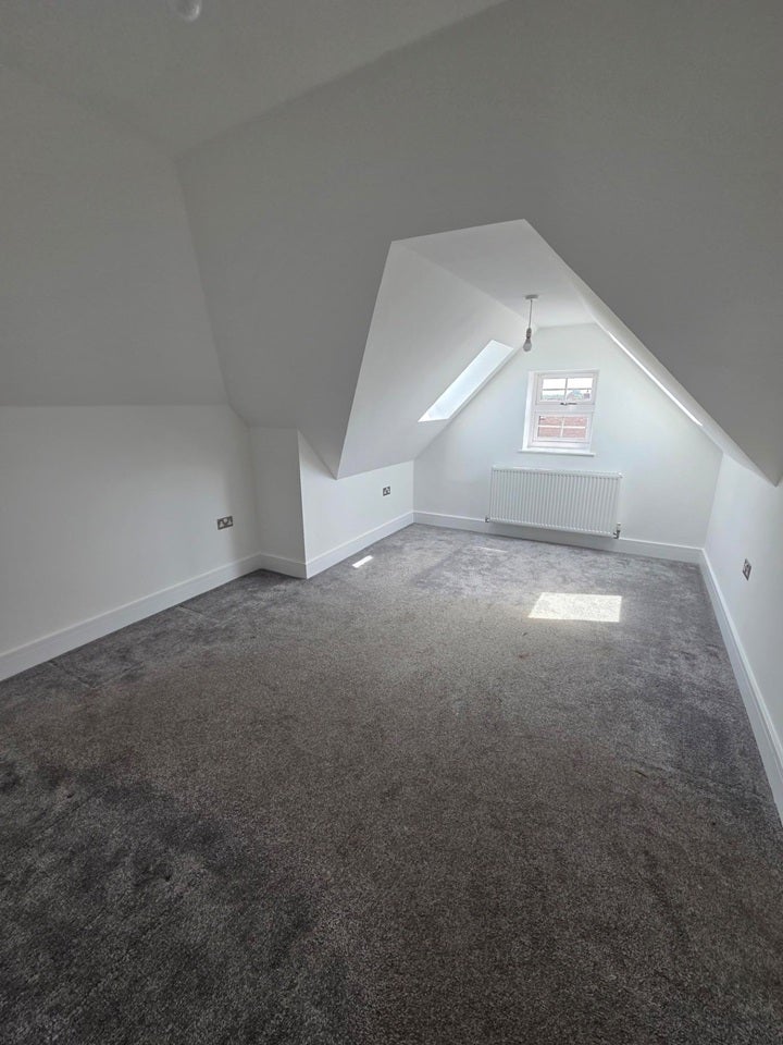 Flat Borrowdale Drive in Greater London