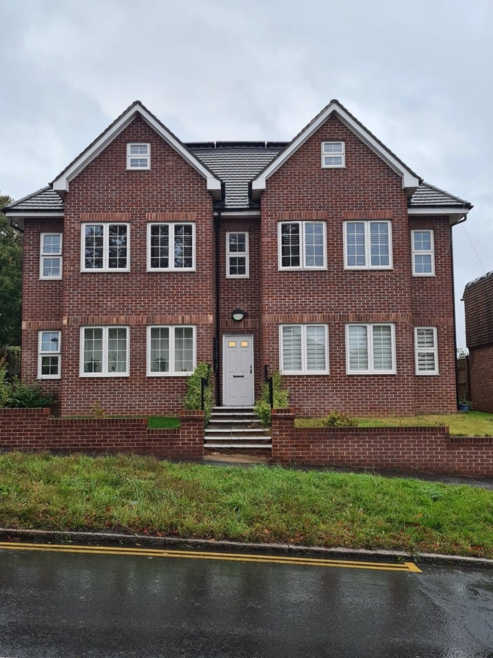 Flat Borrowdale Drive in Greater London