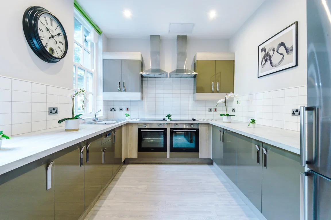 Flat Eskdale Terrace in Newcastle upon Tyne