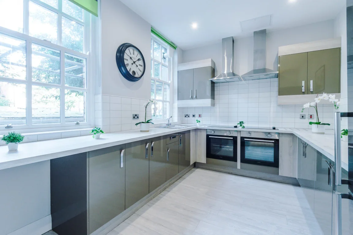 Flat Eskdale Terrace in Newcastle upon Tyne