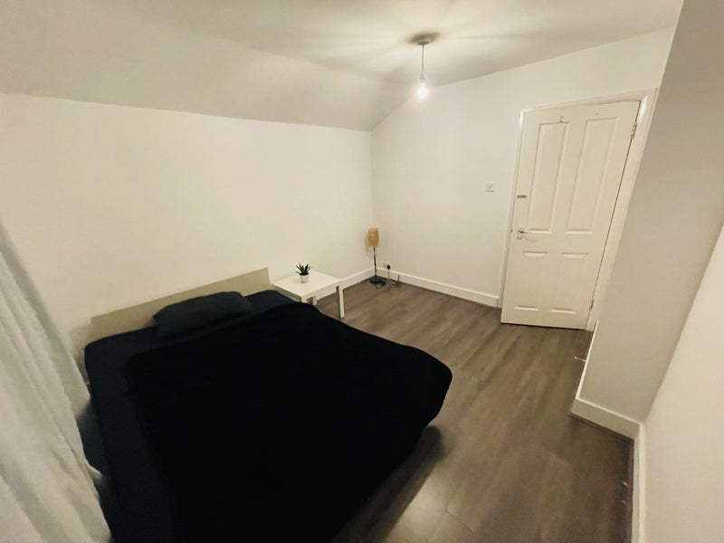 Room Margery Park Road in Greater London