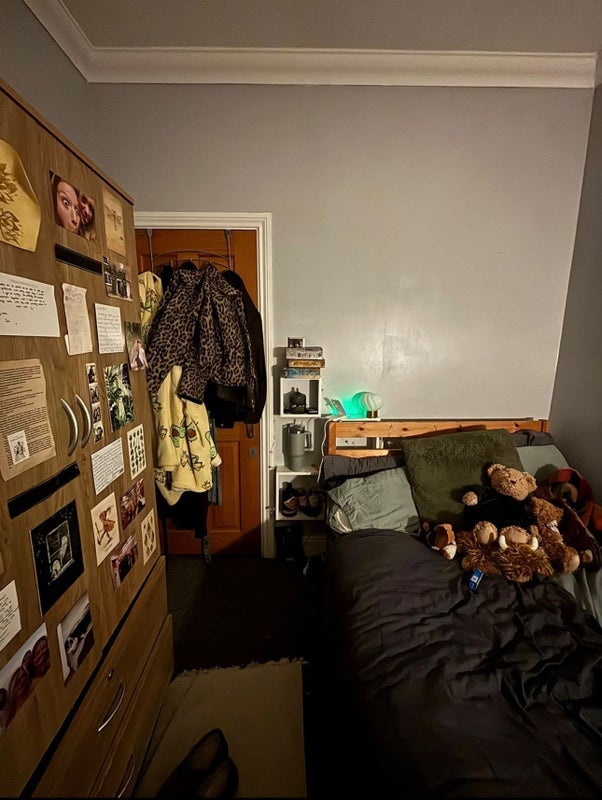 Room Sydney Road in Greater London