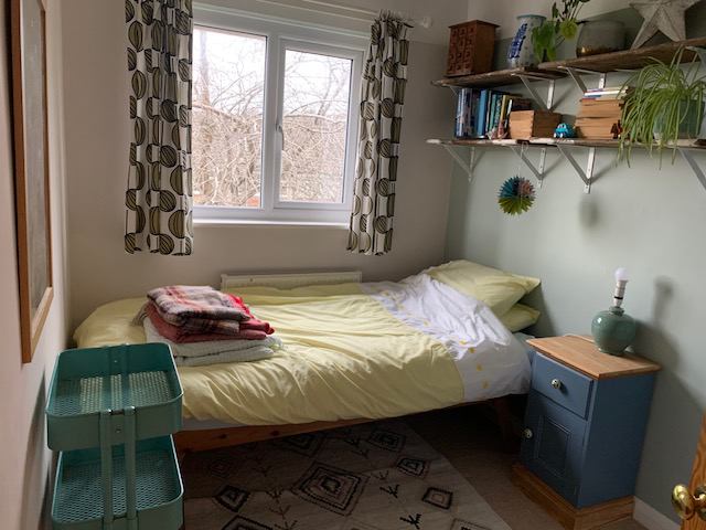 Room Penfield Road in Bristol