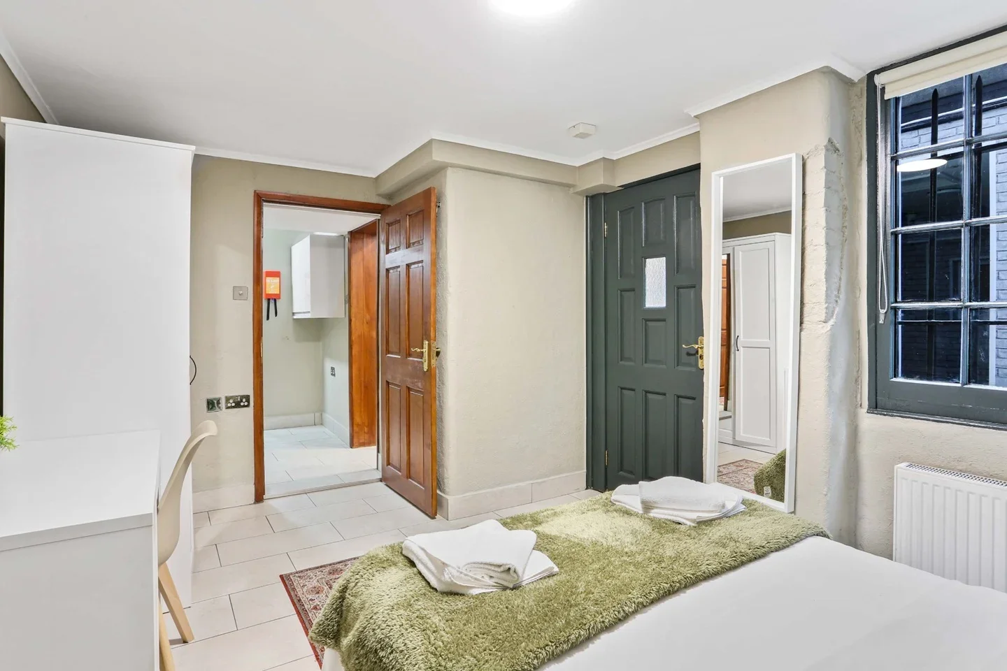 Flat Gloucester Terrace in City of Westminster