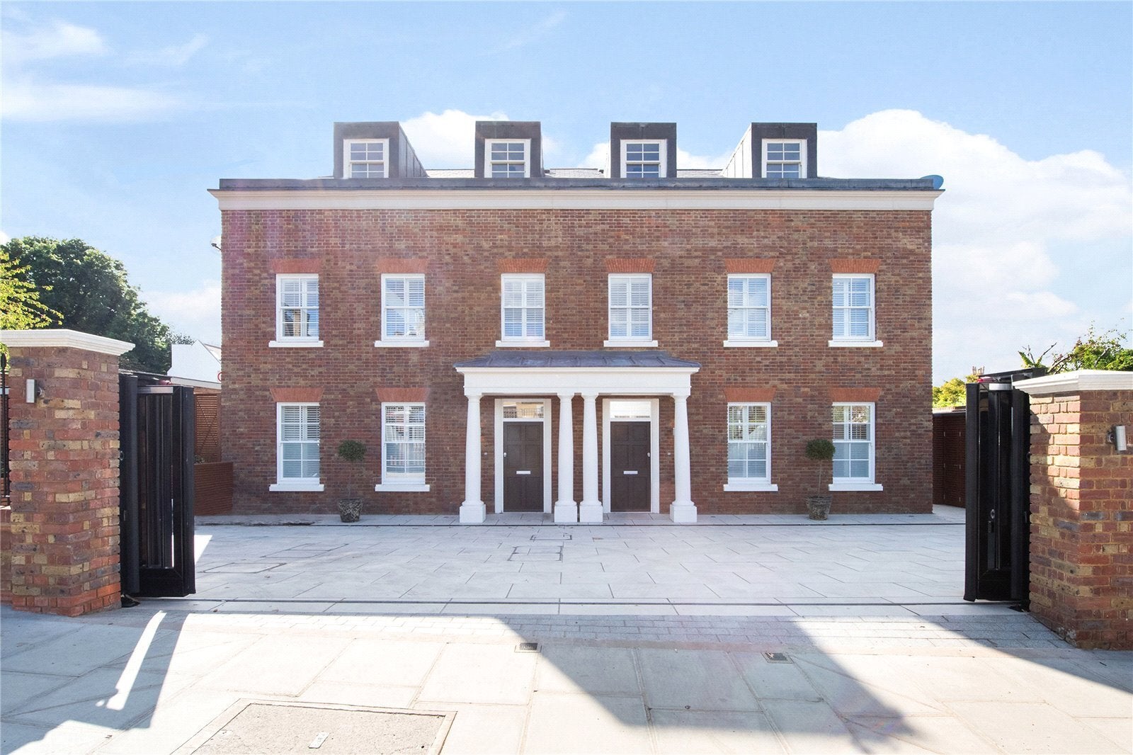 House Kings Road in Greater London