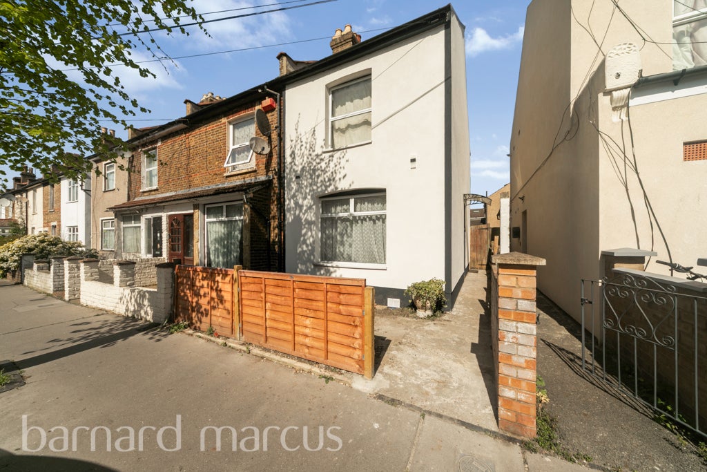 House Boston Road in Greater London