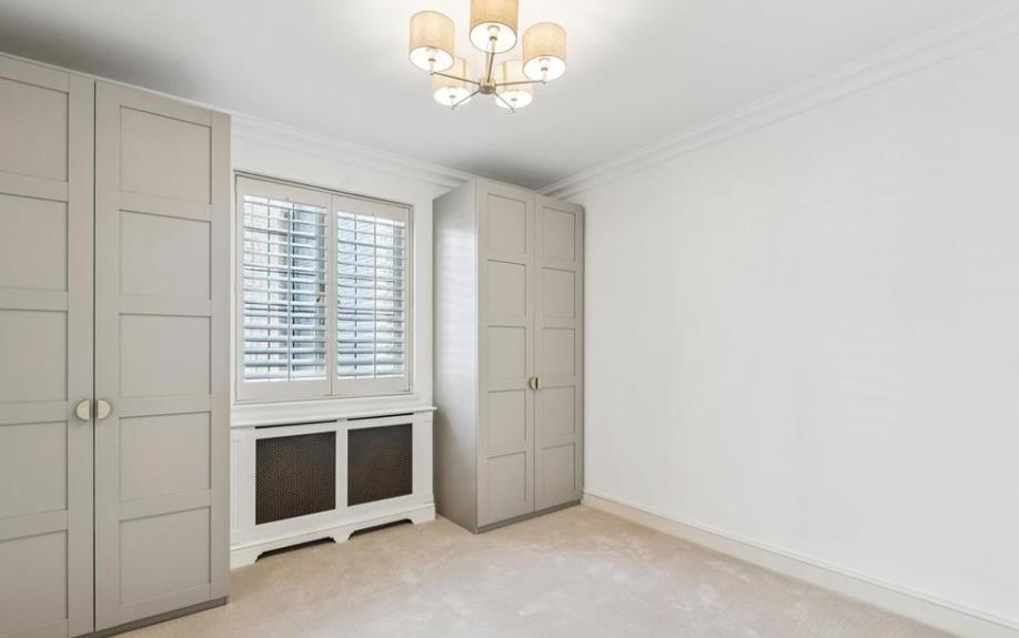 House Cornwall Terrace Mews in City of Westminster
