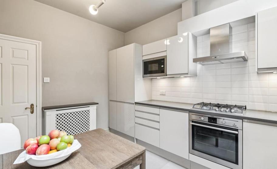House Cornwall Terrace Mews in City of Westminster