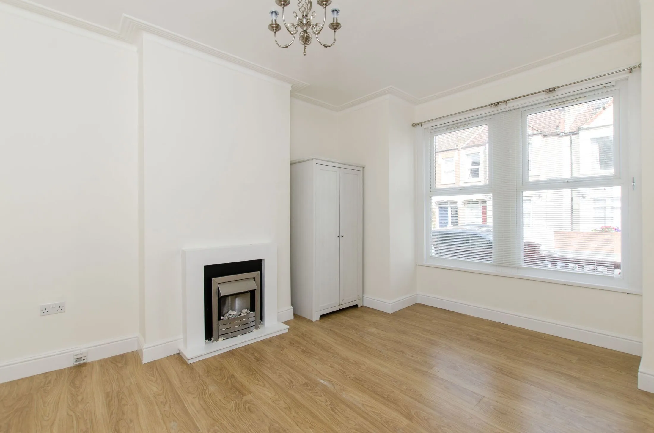 Flat Bickley Street in Greater London
