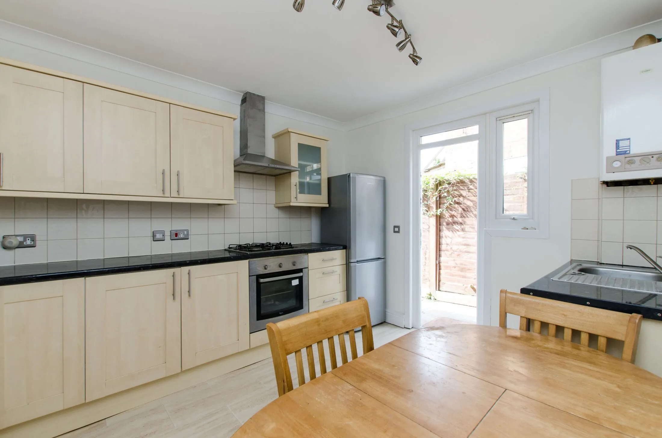 Flat Bickley Street in Greater London