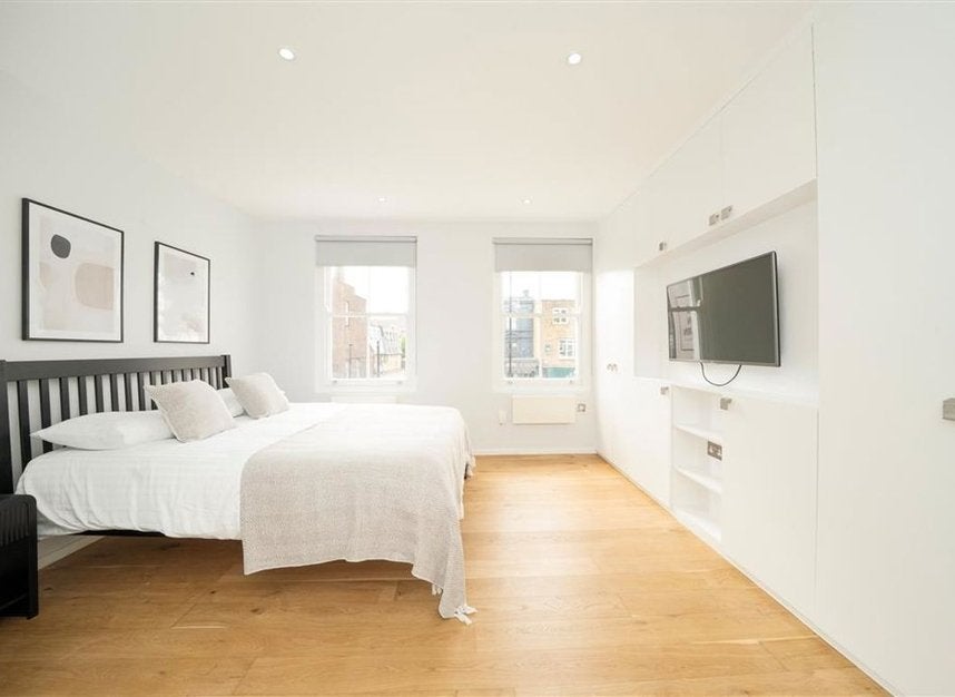 Flat Ellsworth Street in Greater London