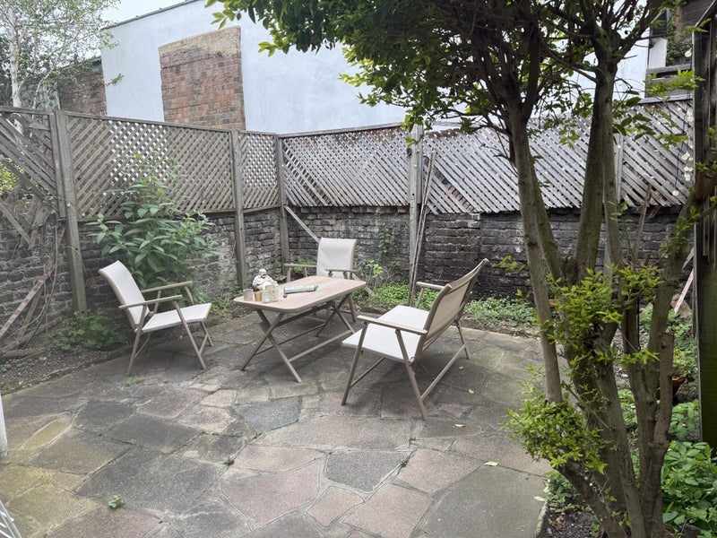 House Hannell Road in Greater London