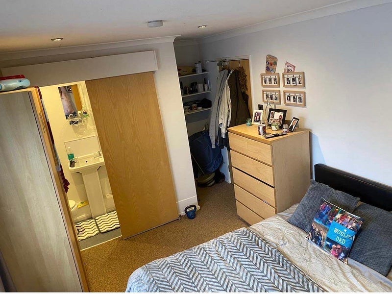 Room Spring Plat in Crawley