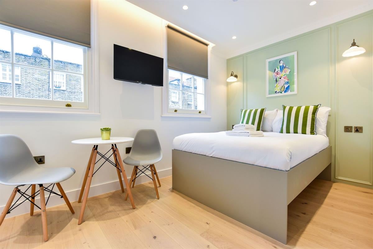 Flat Star Street in City of Westminster