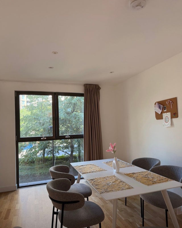 Room De Coubertin Street in Greater London