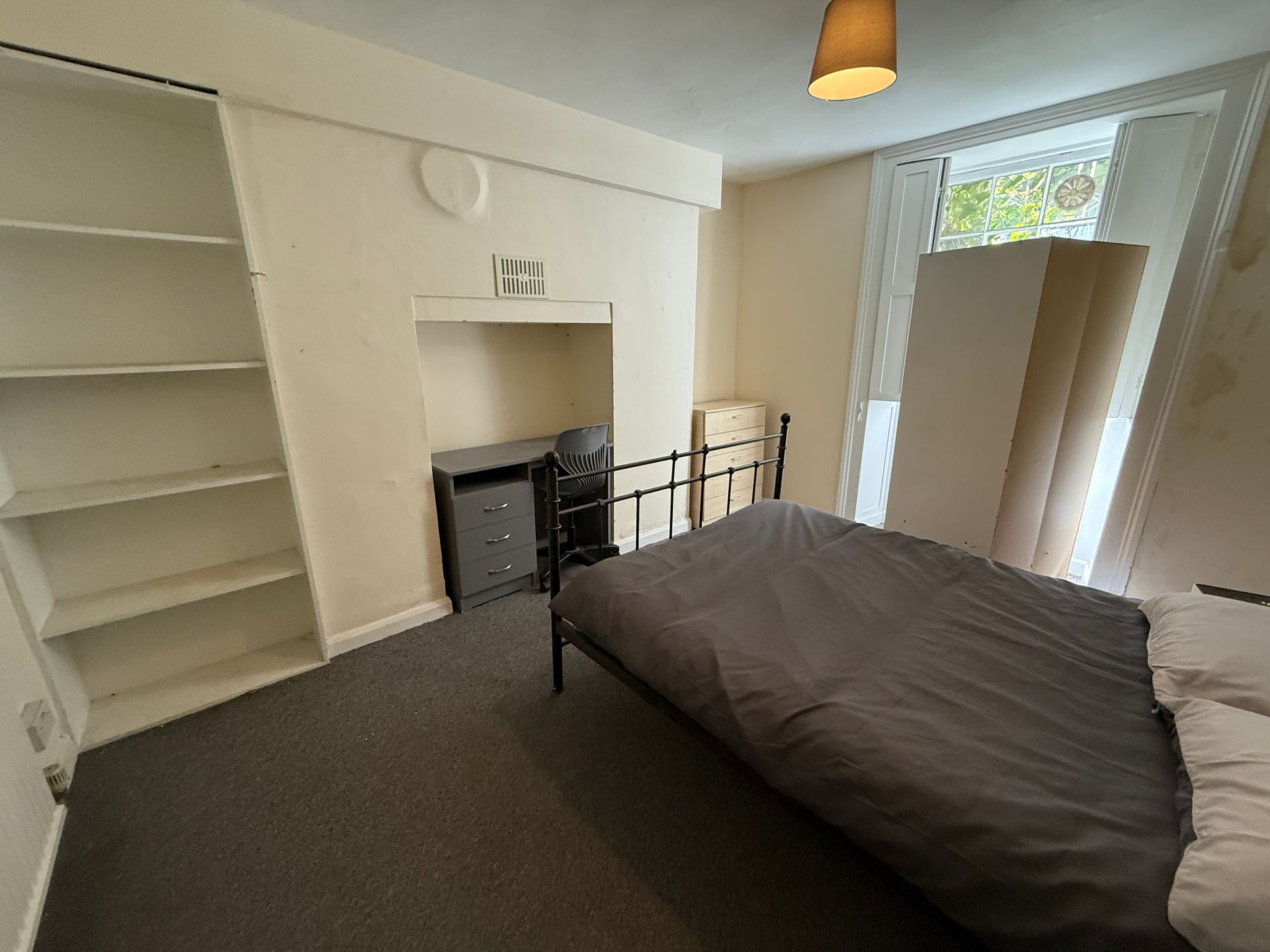 Room Pembroke Road in Bristol