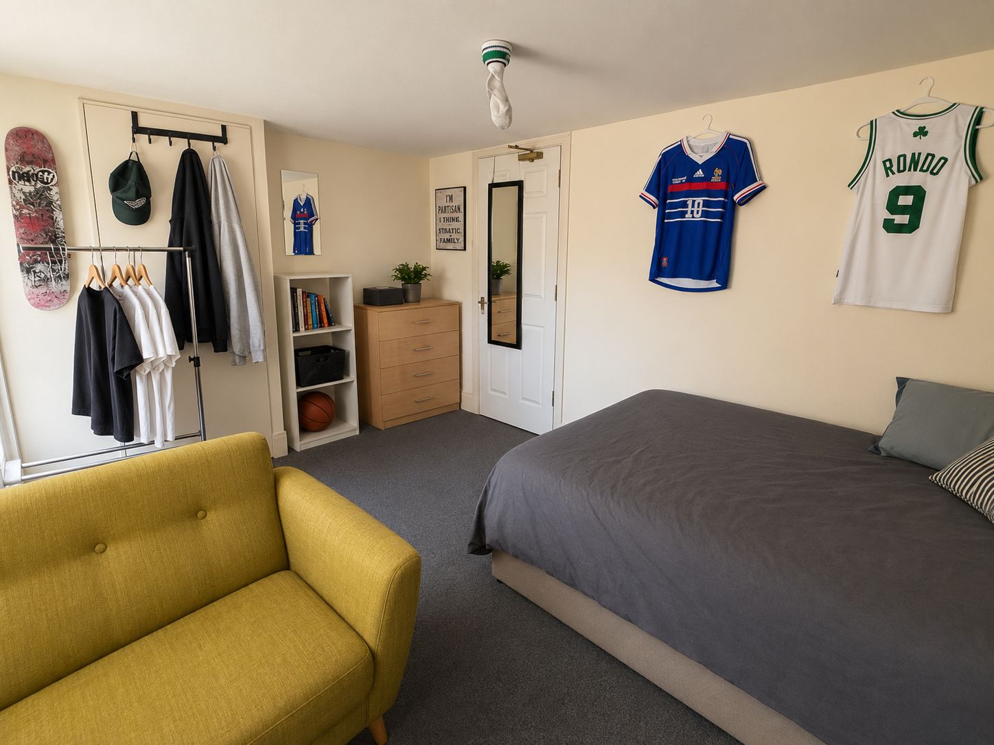 Room Pembroke Road in Bristol