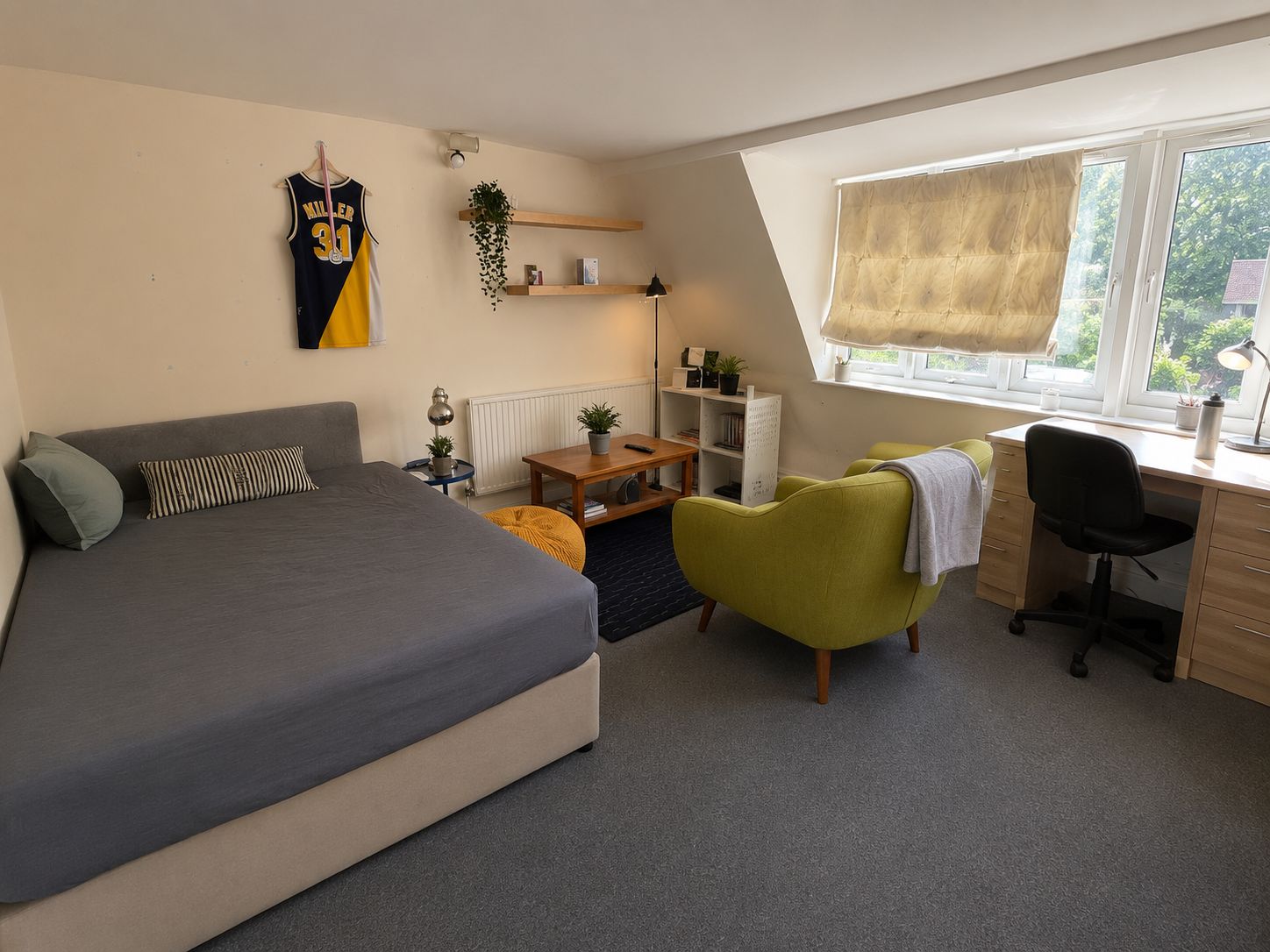 Room Pembroke Road in Bristol
