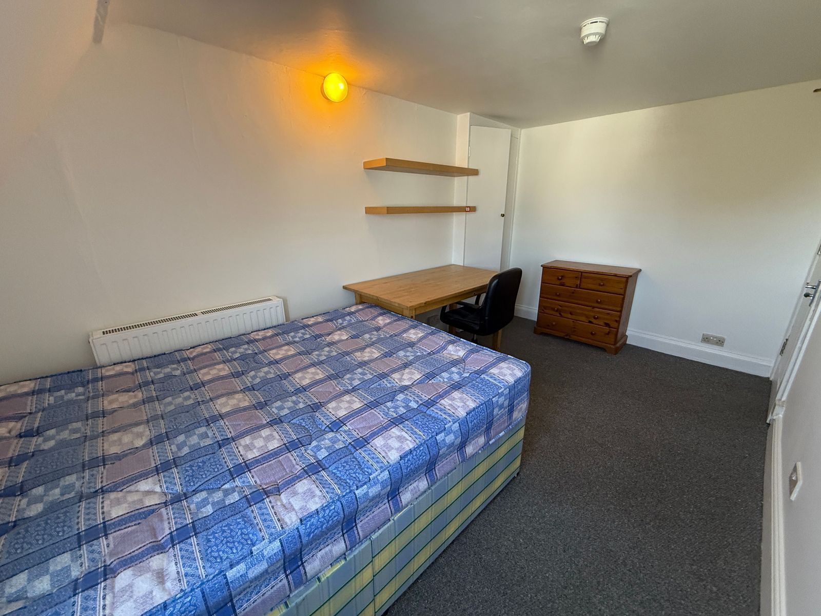 Room Pembroke Road in Bristol