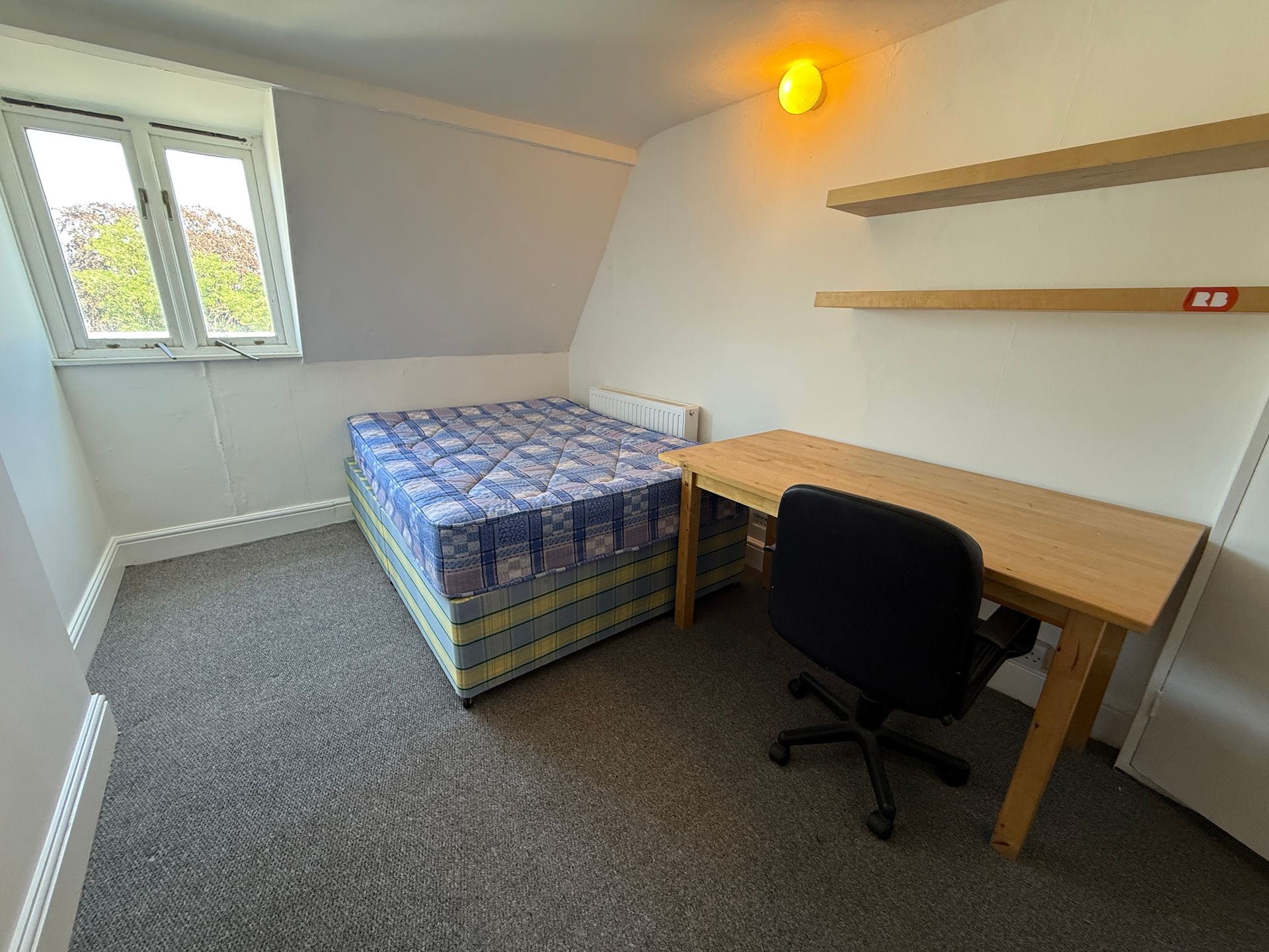 Room Pembroke Road in Bristol