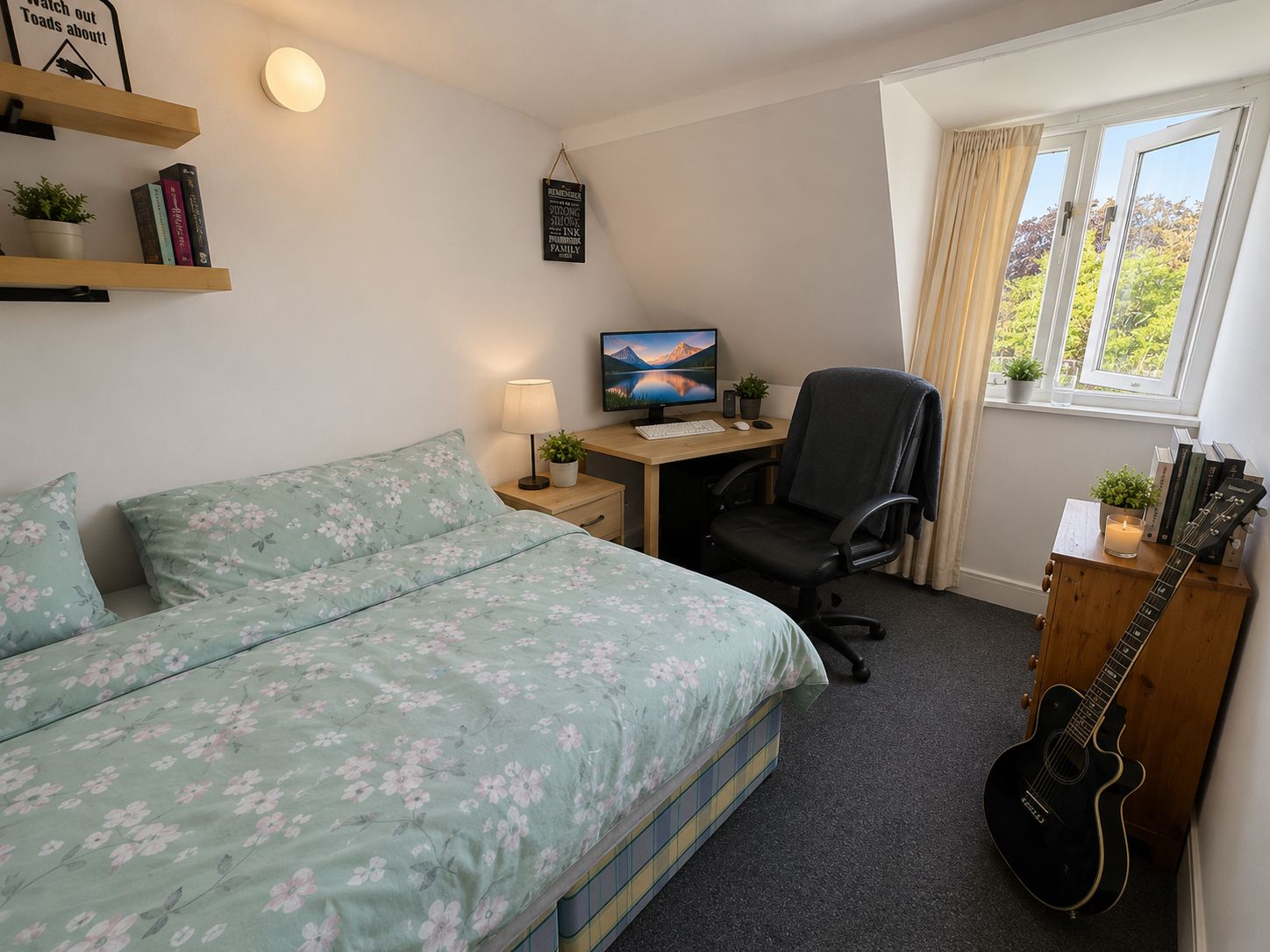 Room Pembroke Road in Bristol