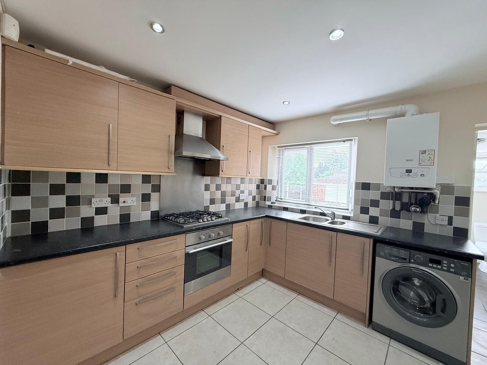 Flat Woodstock Road in Nottingham